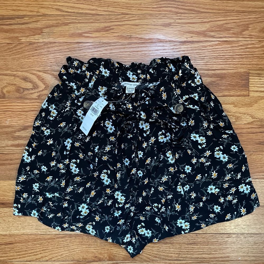 NWT Floral shorts
